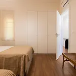 187 - Urban Hideaway - Sunny & Lisbon