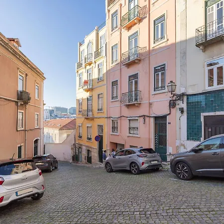 187 - Urban Hideaway - Sunny & Apartman
