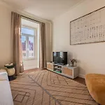 187 - Urban Hideaway - Sunny & Lisboa